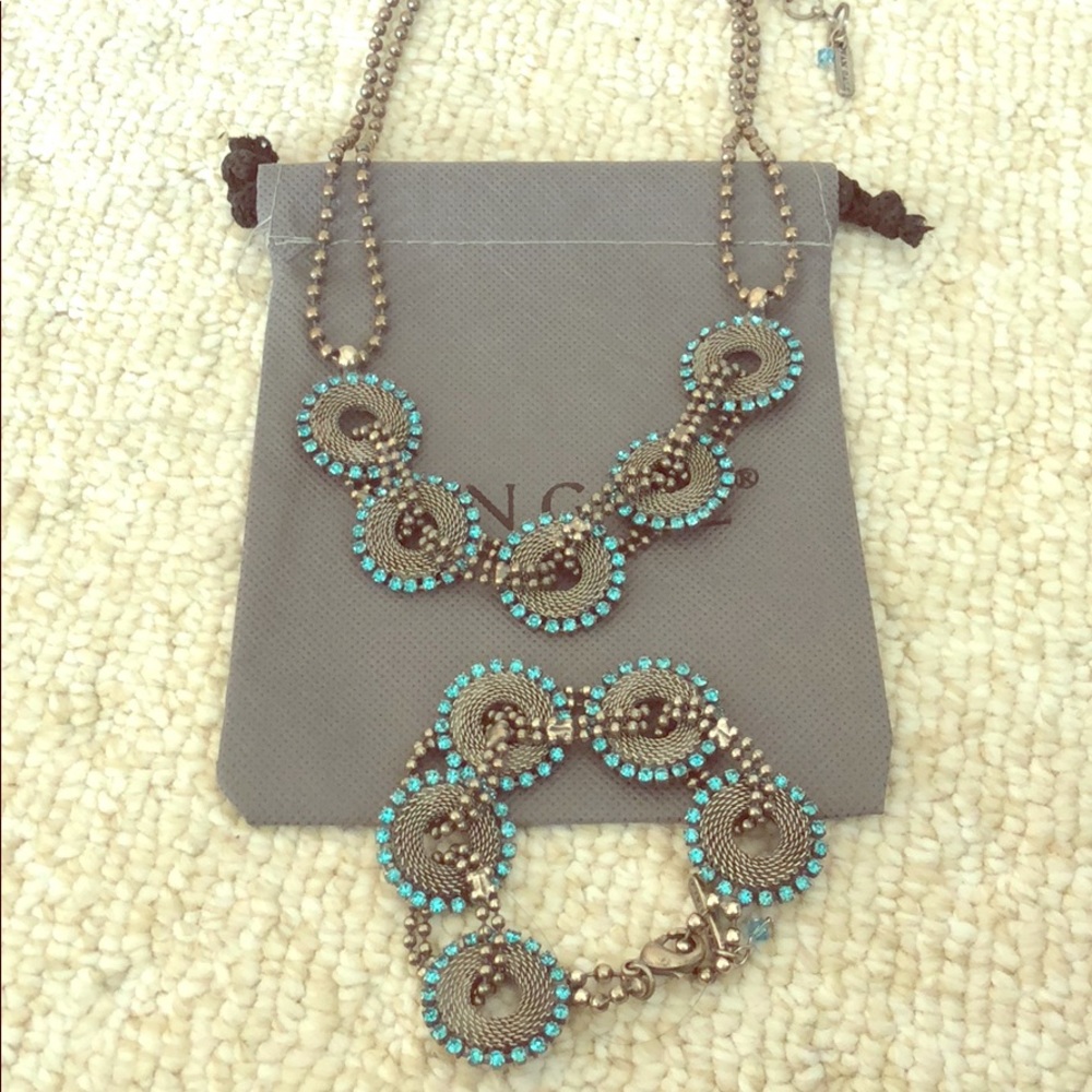 Van Galz necklace and bracelet set